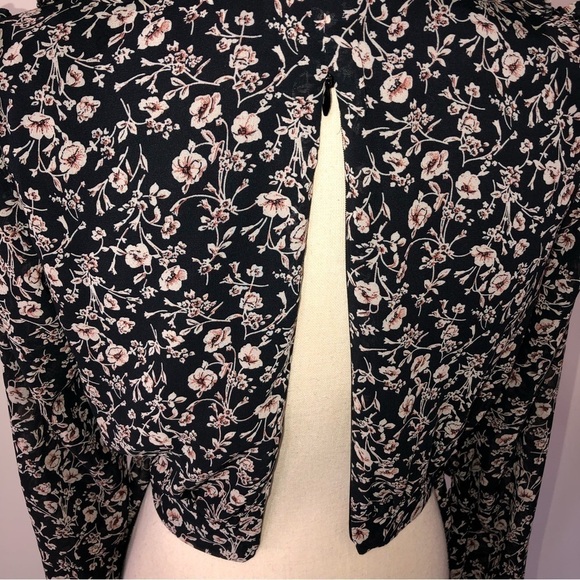 Pookie & Sebastian Black Floral Cropped Top Long Sleeve Zip Back Size Small - Picture 8 of 10
